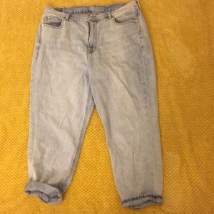 AmericanEagle Super Light Wash High Rise Mom Jeans
